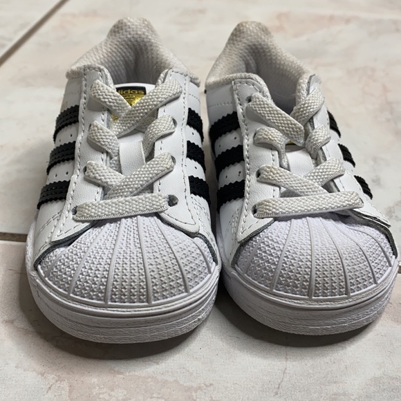 Toddler Adidas -Size 4k - Picture 2 of 5